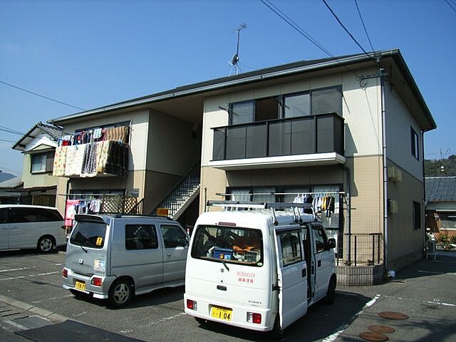 4 / 4