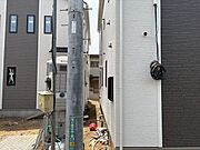 建物同士の間隔を確保し、圧迫感のない配置計画です。周囲の視線を気にせず、日々の暮らしに心地よいゆとりと開放感をもたらしてくれます。