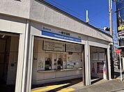 一橋学園駅一橋学園駅です。西部鉄道の西武多摩湖線で国分寺駅から多摩湖方面へ向かう交通手段として用いられます。 1630m