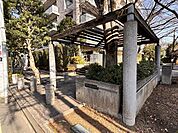 美大前緑地美大通りに面した緑地で木々がある為、休憩や散策にも利用されています。 630m