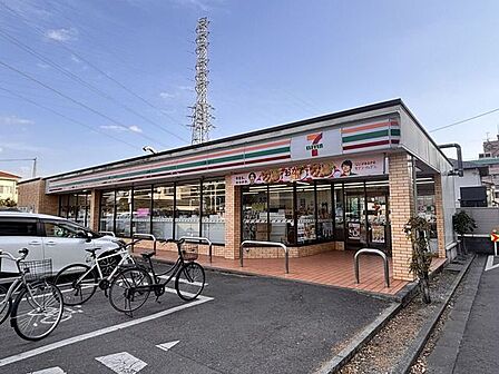 セブンイレブン小平小川上宿店南台病院前にあるコンビニで駐車場台数も多く、立ち寄りや休憩などに利用できるため便利です。 830m