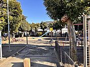 草花街道公園穏やかな空間の中にある公園です。広さが十分ある為、遊具で遊んだりボール遊びをするなど活気にあふれています。 90m