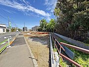 明るい陽射しが似合う現地です。新しい暮らしのスタートが楽しみになる一枚です。