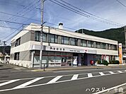 戸倉郵便局 780m