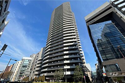 外観：ルミナリータワー池袋の外観（南西側から）