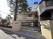 牛込第二中学校[公立]の外観