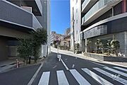 敷地東側の前面道路