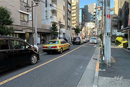 敷地北側の前面道路