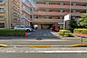 駐車場：駐車場の出入口