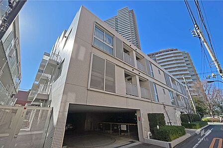 プラウドジェム市ヶ谷の外観（北東側から）