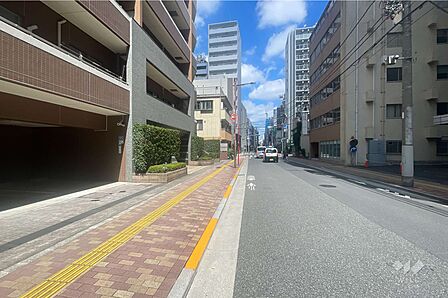 敷地東側の前面道路