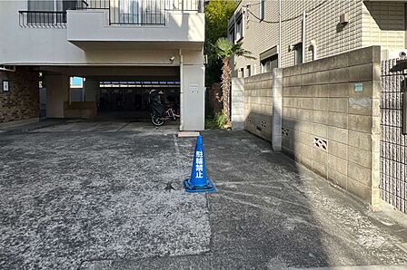 敷地内駐車場(屋外平面式)
