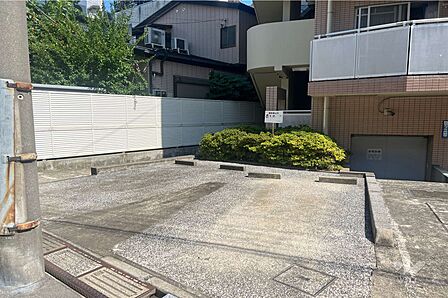 敷地内駐車場（屋外平面式）