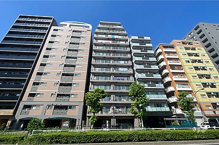 ドムール三ノ輪の外観（南東側から）