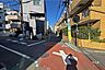その他：敷地南西側の前面道路（南東側から）