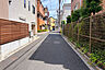 その他：敷地北東側の前面道路（北西側から）