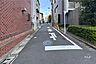 その他：敷地北西側の前面道路