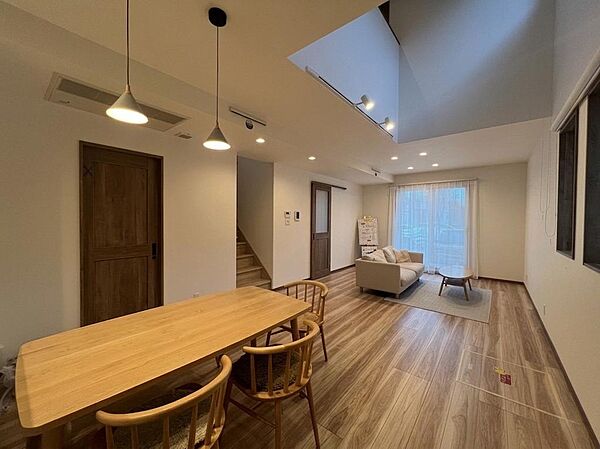 リビング/ダイニングを拡大表示