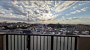 眺望地平線に広がる、素敵な夕日が見られます。