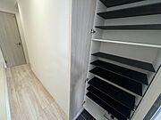 住まいの第一印象を決める、すっきりとした玄関スペース。