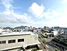 その他：朝陽が差し込む窓から広がる街並みは、日常にそっと心の安らぎをもたらしてくれます。