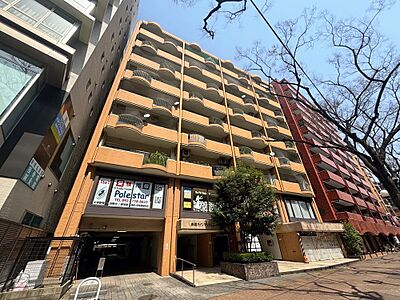 外観:清潔感のある外観。徒歩圏内にはスーパーなどもあり利便性の良い住環境となっております。 外観:清潔感のある外観。徒歩圏内にはスーパーなどもあり利便性の良い住環境となっております。