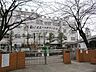 周辺：足立区立蒲原中学校（600m）
