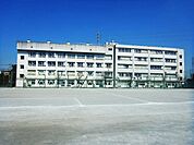 草加市立両新田中学校（1231m）
