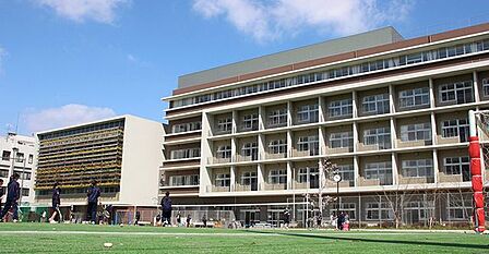 中野区立中野中学校 徒歩10分。 800m
