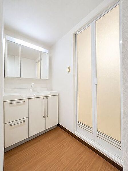 独立洗面所あり。※AI加工画像につき現状と異なります