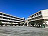 周辺：大田区立南六郷中学校 徒歩10分。 800m