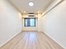 寝室：◆全居室収納◆フローリング・クロス張替済♪※AI加工画像。現況と異なり、傷・破れ・シミ等があります。