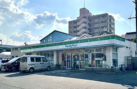 ファミリーマート 瑞穂区明前店 20m