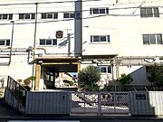 ・高田小学校まで徒歩4分(約320m)