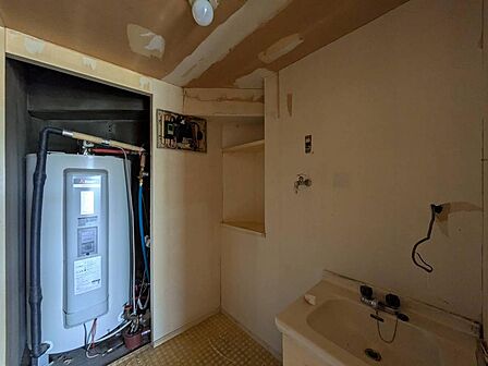 リフォーム前です。電気温水器