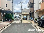 袋小路になっているため、交通量が少なく、小さいお子様や年配のご家族がいらっしゃる方でも一安心です。
