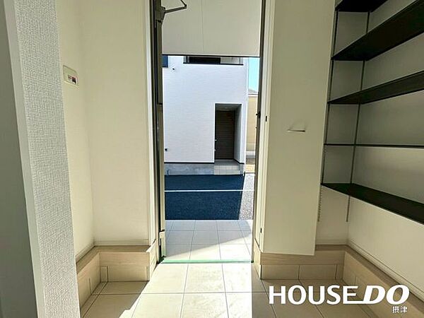 玄関を拡大表示