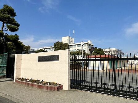 摂津市立第三中学校 2190m