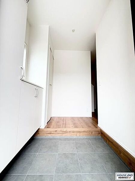 玄関を拡大表示