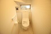 1・2階共に温水洗浄便座を完備しました。