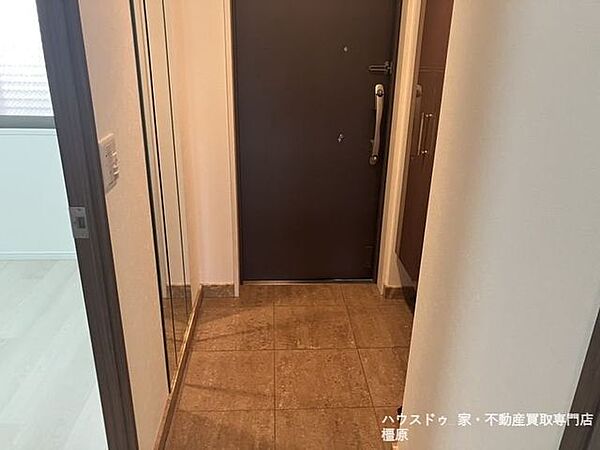 玄関を拡大表示