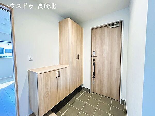 玄関を拡大表示