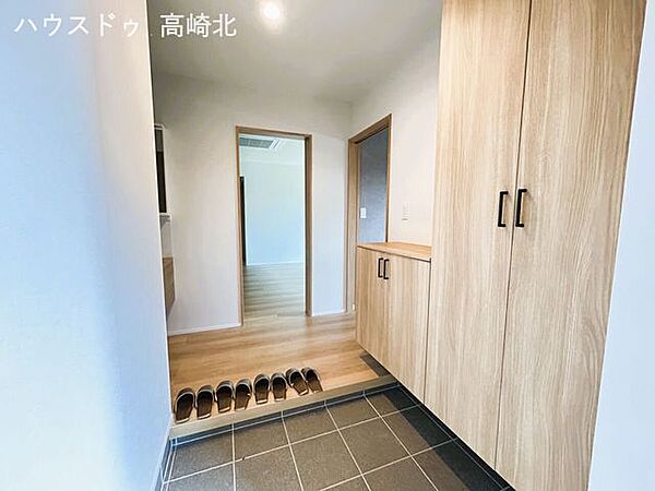 玄関を拡大表示