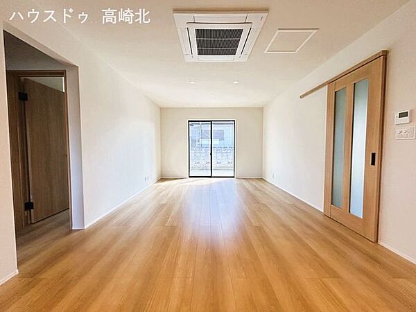 リビング/ダイニングを拡大表示