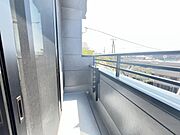 お洗濯ものを気持ち良く太陽の光で干せるのが嬉しいですね。