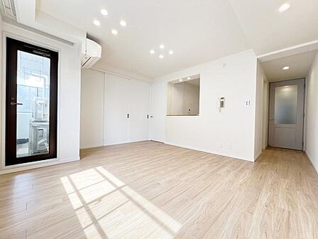 リビングダイニングになります。ご家族そろっての素敵な空間になりそうですね。