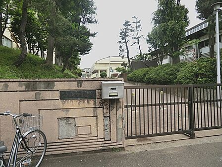 山内中学校まで約1622m(徒歩21分)