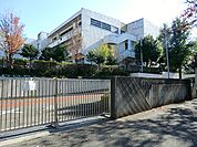横浜市立鴨志田緑小学校まで約400m（徒歩5分）