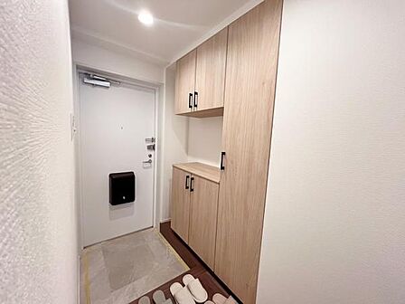 玄関には大容量のシューズボックス付です。