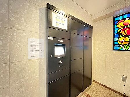 不在時にも荷物を受け取れる宅配ボックス。